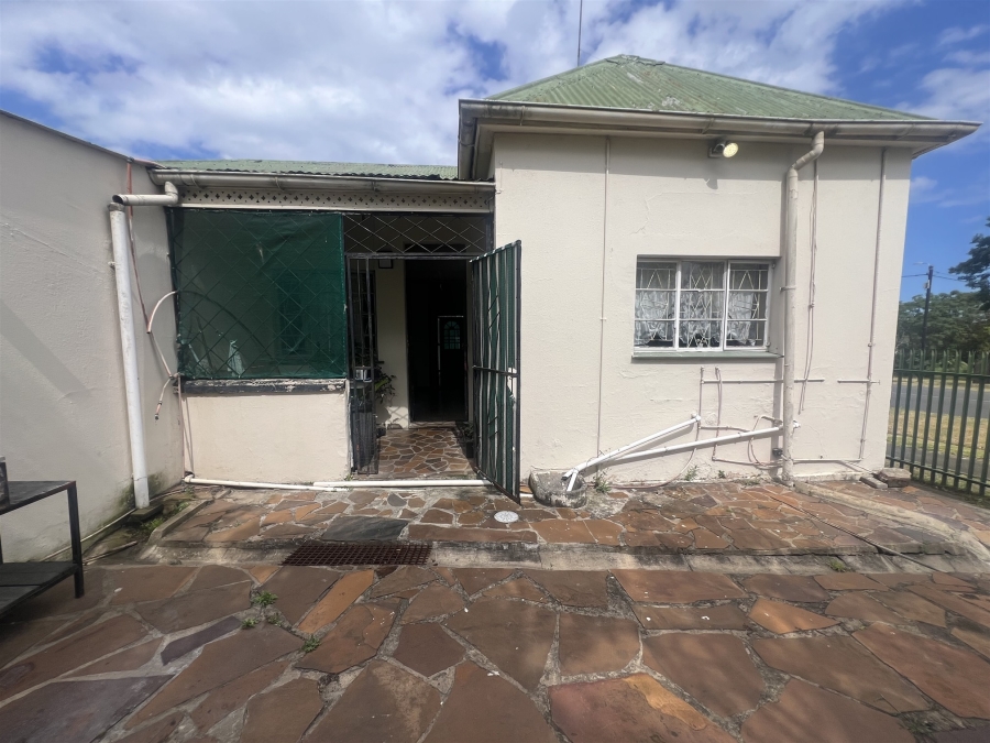 5 Bedroom Property for Sale in Cambridge West Eastern Cape